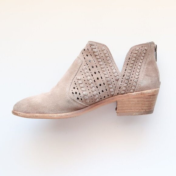 Vince Camuto Taupe Suede Leather Bock Heel Bohemian Ankle Boots Booties Size 8.5 - Picture 9 of 16